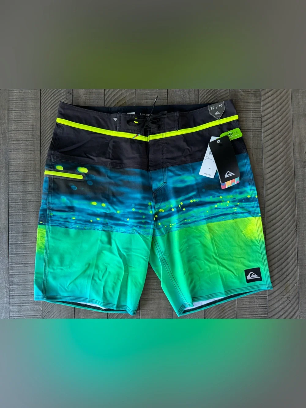 Quiksilver Hold Down Vee 19